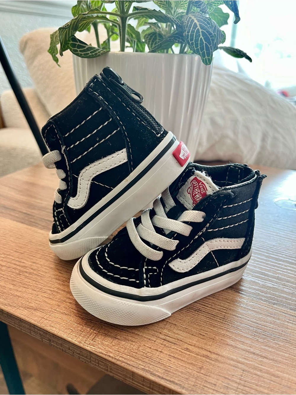 Vans Kids baby Black and White High-Top zipper Sneakers